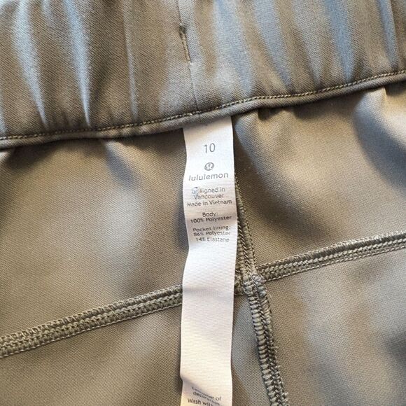 LULULEMON Green Gray Sage On the Fly Crop Pant Womens Size 10 - Picture 4 of 8